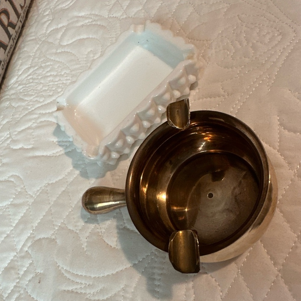Vintage Ashtray Brass 4 1/4'' Handled Pot  & White Milk Glass  Hobnail Fenton